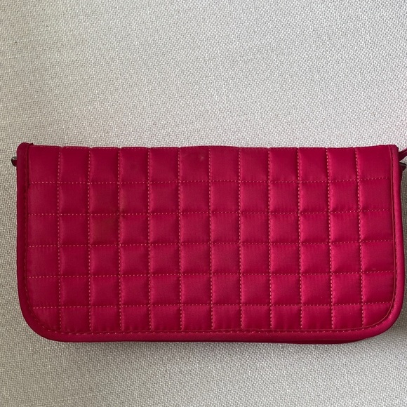 LUG Tango Quilted Pink Travel Wallet - Picture 5 of 9